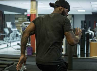 Read more about the article Lloyd Pearson Fitness: Unlock Your Full Fitness Potential