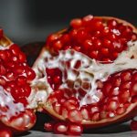 Top Benefits of Pomegranate, a High-Fiber, Low-Sugar Fruit Loaded With Antioxidants